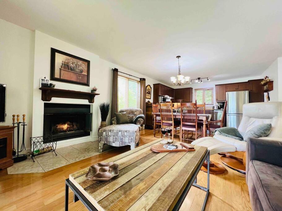 Apartamento P tit Boréal- 2 minutes de la Plage Memphrémagog Exterior foto